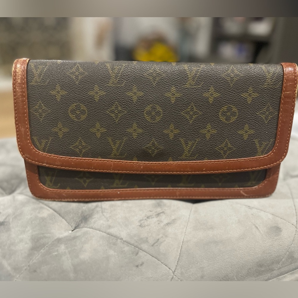 Beautiful vintage 💯 Authentic LV Clutch, A must have for LV collectors